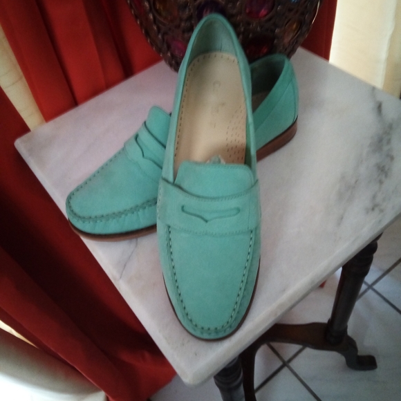 💥💕 LIKE NEW COLE HAAN,  SUPER COMFORTABLE CLASSIC LOAFERS - Picture 8 of 10